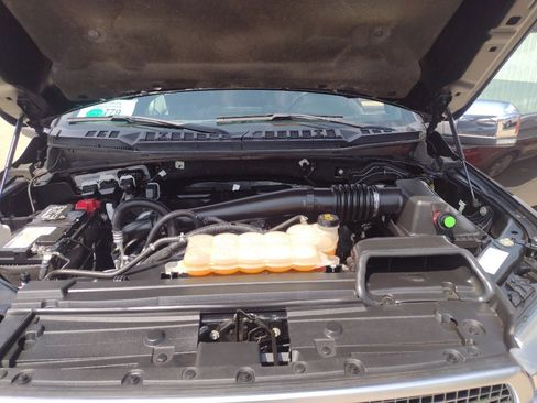 Used 2018 Ford F150 Platinum w/ Equipment Group 701A Luxury image 16