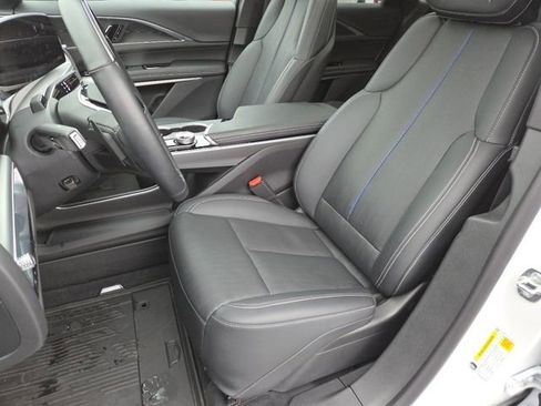 Used 2024 Cadillac Lyriq Sport image 35