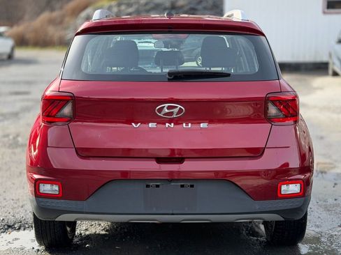 Used 2023 Hyundai Venue SEL w/ Cargo Package image 4