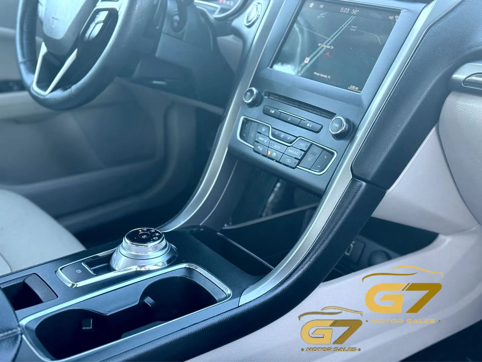 Used 2017 Ford Fusion SE w/ Fusion SE Technology Package FWD image 23