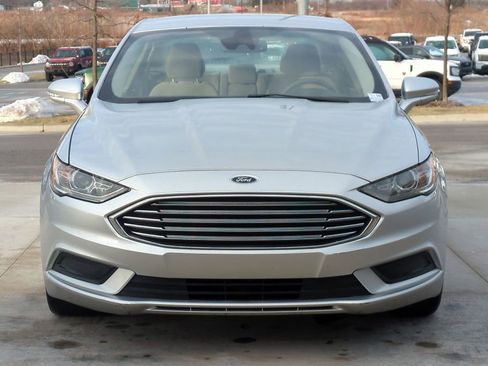 Used 2017 Ford Fusion SE image 10