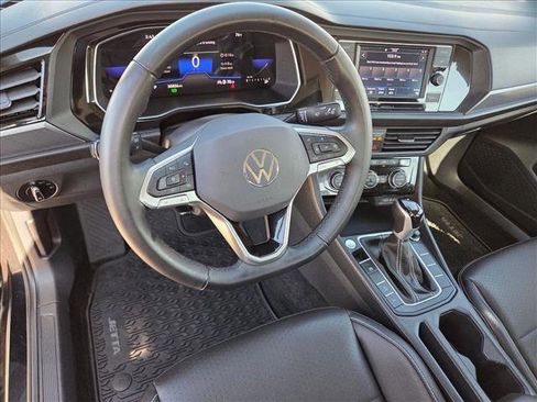 Used 2023 Volkswagen Jetta SE image 10