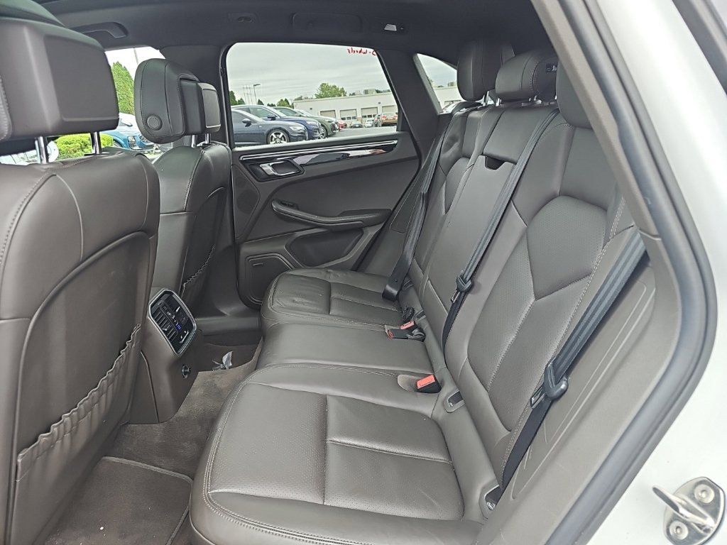 Used 2016 Porsche Macan S AWD/4WD image 12