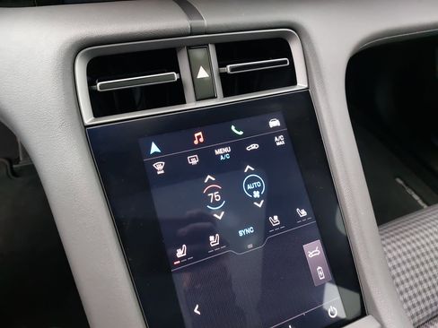 Used 2025 Porsche Taycan 4S image 23