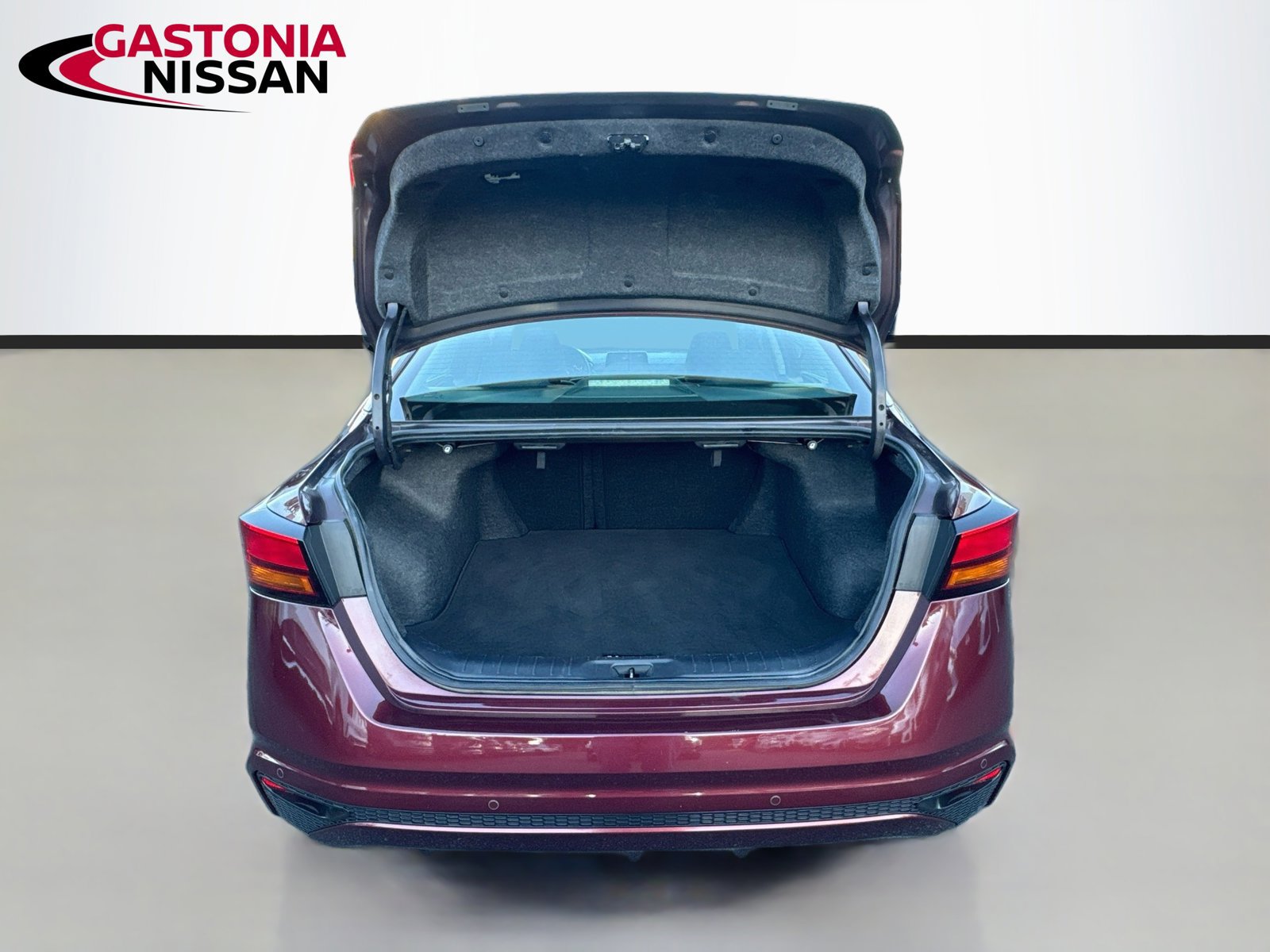Used 2025 Nissan Altima 2.5 SV FWD image 33