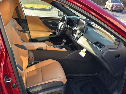 New 2025 Lexus ES 350 w/ Premium Package image 10