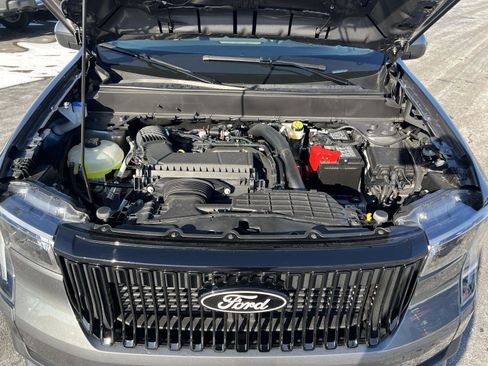 New 2025 Ford Maverick Lobo image 42