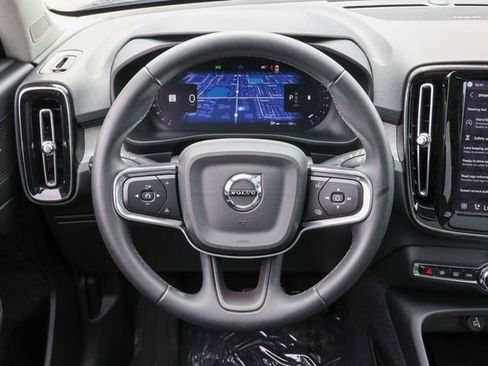 Certified 2024 Volvo XC40 B5 Ultimate w/ Protection Package Premier AWD/4WD image 9