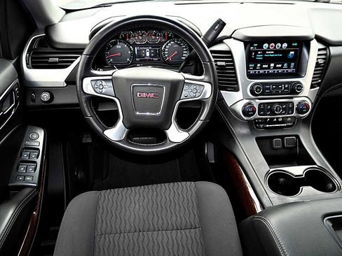 Used 2017 GMC Yukon SLE w/ Convenience Package RWD image 12