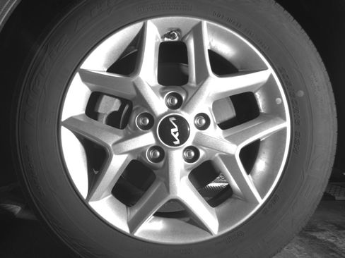 Used 2025 Kia Soul LX w/ LX Technology Package FWD image 12