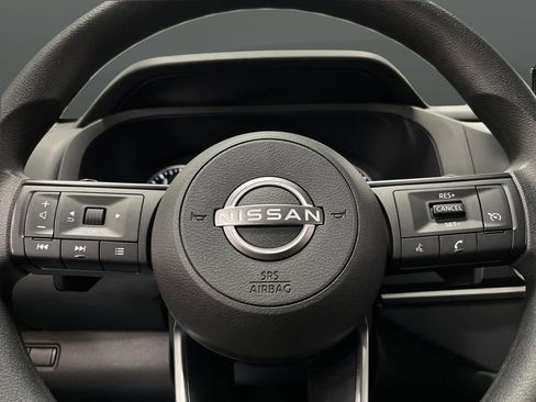 Used 2024 Nissan Pathfinder S image 14