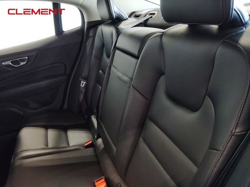 Used 2025 Volvo S60 B5 Core image 29