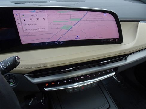 Certified 2024 Cadillac XT4 Luxury w/ Cold Weather Package image 17