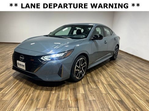 Used 2025 Nissan Sentra SR w/ SR Premium Package FWD image 8