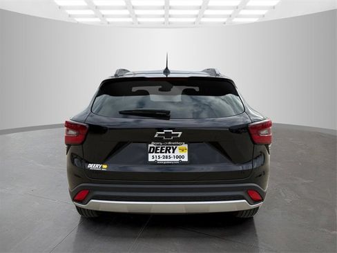 Used 2025 Chevrolet Trax LT w/ Driver Confidence Package image 7