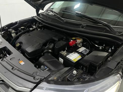 Used 2017 Ford Explorer XLT w/ Equipment Group 202A image 25