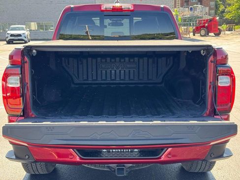 Used 2024 GMC Canyon AT4 w/ AT4 Premium Package AWD/4WD image 4