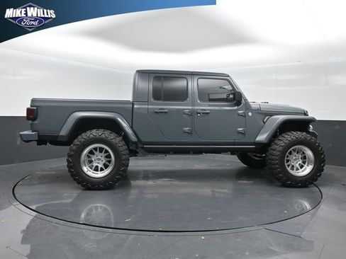Used 2025 Jeep Gladiator Overland AWD/4WD image 8