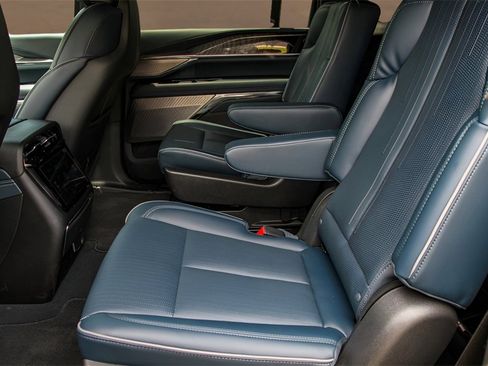 New 2025 Cadillac Escalade IQ Sport 2 w/ LPO, ONYX Package image 17