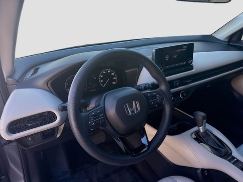 Used 2025 Honda HR-V LX image 7