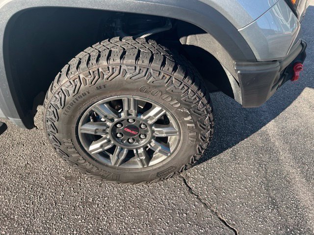 Used 2025 GMC Sierra 1500 AT4X AWD/4WD image 13