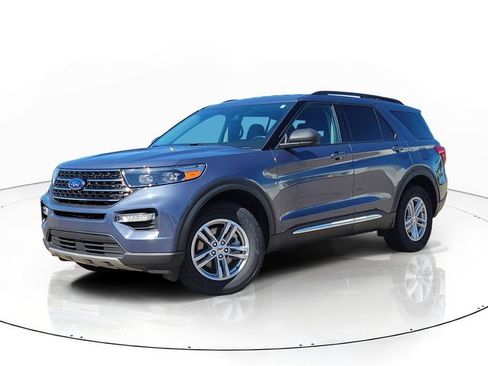 Used 2021 Ford Explorer XLT w/ Equipment Group 202A AWD/4WD image 1
