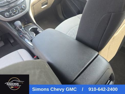 Used 2023 Chevrolet Equinox LS AWD/4WD image 23