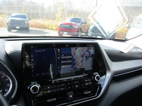 Used 2022 Toyota Highlander Platinum image 20