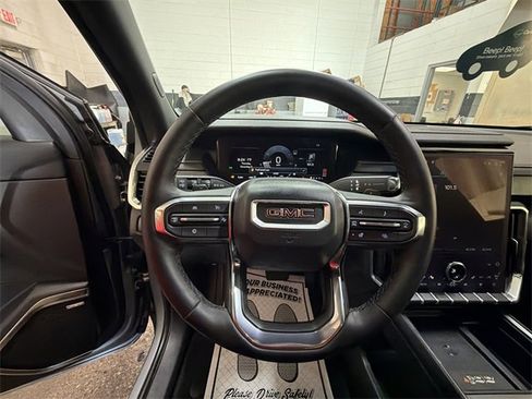 Used 2025 GMC Acadia Elevation image 14