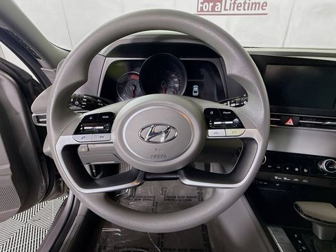 Used 2023 Hyundai Elantra SEL w/ Cargo Package FWD image 19