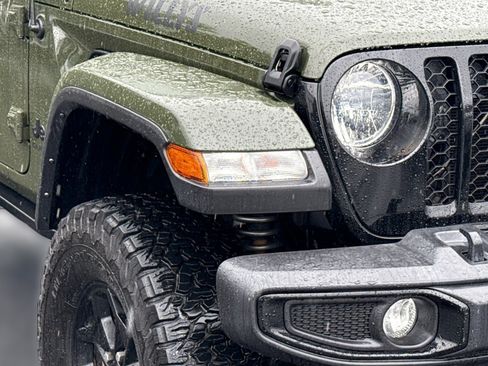 Used 2022 Jeep Gladiator Willys image 10