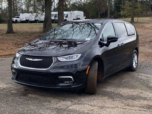 New 2026 Chrysler Pacifica Select image 28