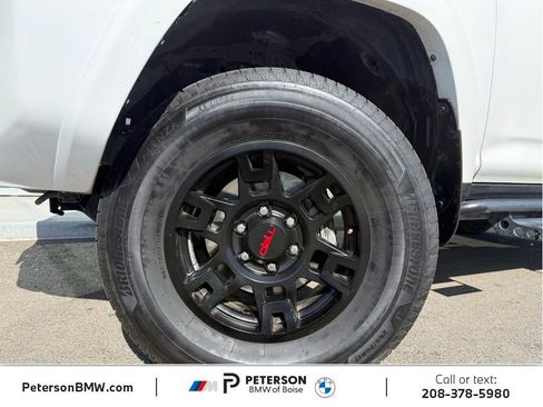 Used 2018 Toyota 4Runner TRD Off-Road Premium AWD/4WD image 29