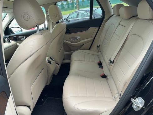 Used 2020 Mercedes-Benz GLC 300 4MATIC image 20