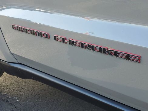 Used 2021 Jeep Grand Cherokee Trailhawk image 39