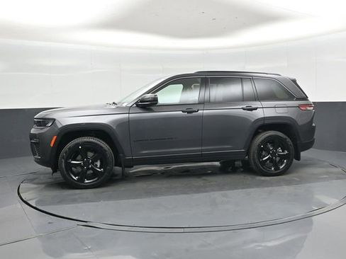 New 2026 Jeep Grand Cherokee Limited w/ Limited Altitude Package AWD/4WD image 7