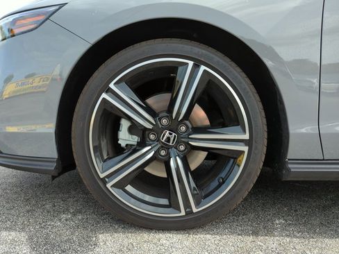 Used 2025 Honda Accord Sport image 13