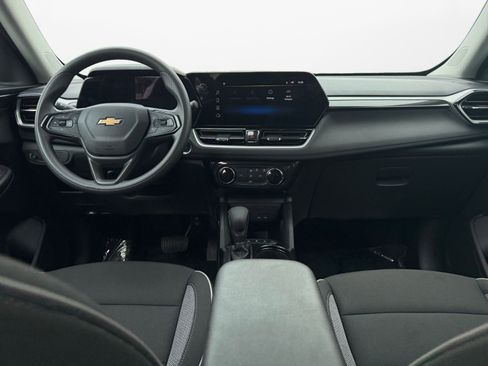 Used 2025 Chevrolet TrailBlazer LT AWD/4WD image 10