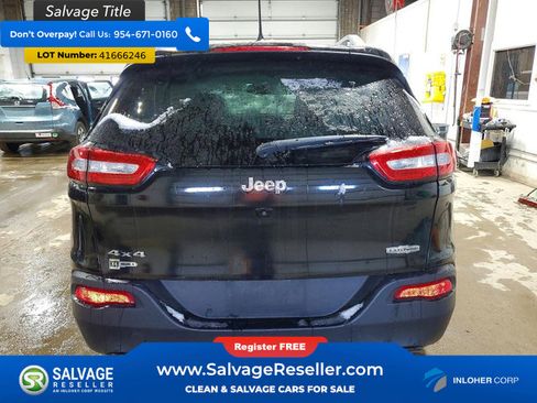 Used 2017 Jeep Cherokee Latitude image 3