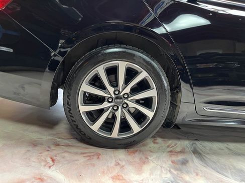 Used 2018 Lincoln Continental Premiere AWD/4WD image 31