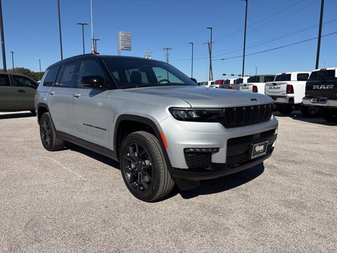 New 2025 Jeep Grand Cherokee L Limited w/ Trailer Tow Package image 7