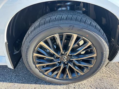 New 2026 INFINITI QX80 Autograph w/ Premium Cargo Package AWD/4WD image 9