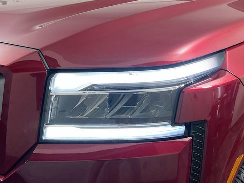 Used 2024 Nissan Frontier SL image 11