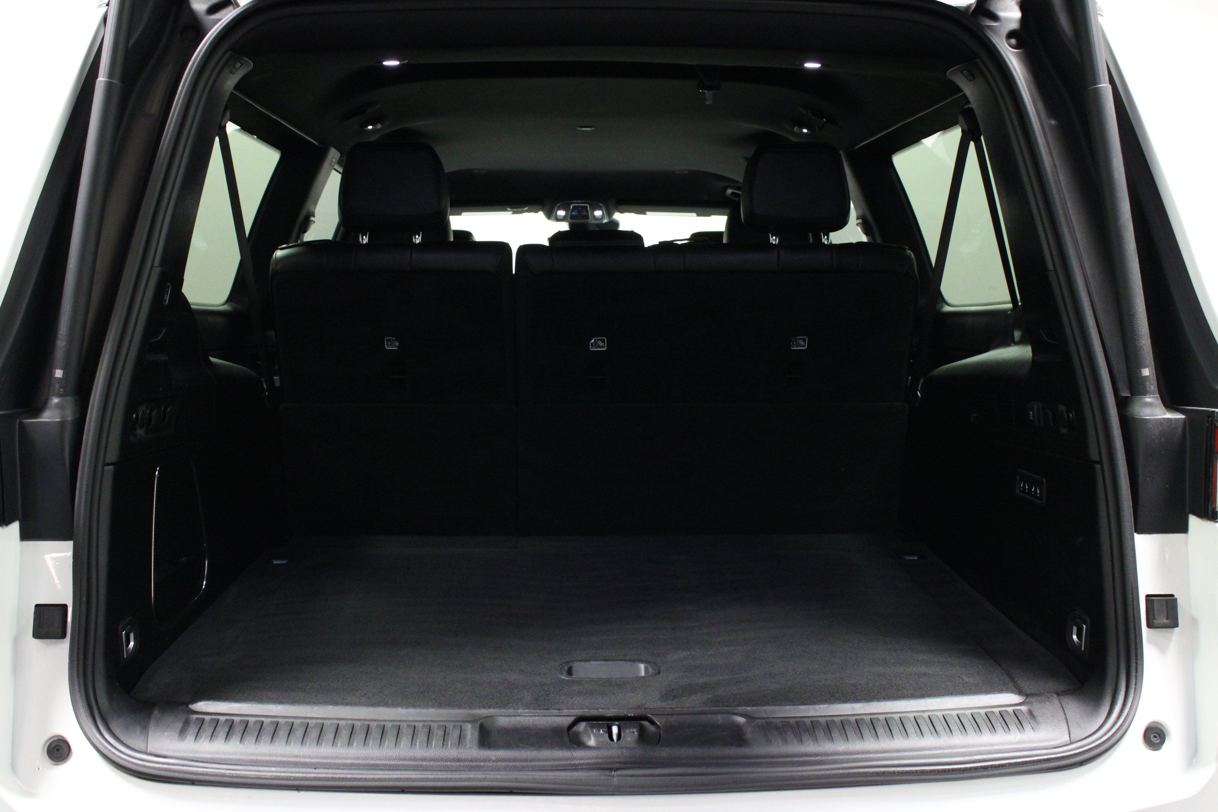 Used 2024 Jeep Wagoneer L Series II RWD image 15