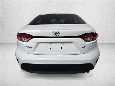 Used 2025 Toyota Corolla LE FWD image 4