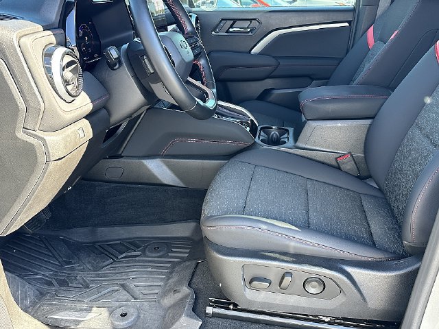 Used 2024 Chevrolet Colorado Z71 w/ Z71 Convenience Package 2 AWD/4WD image 20