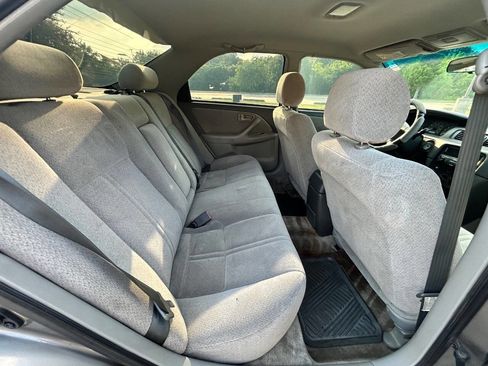 Used 2001 Toyota Camry LE FWD image 14