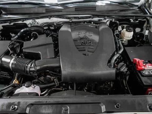 Certified 2020 Toyota Tacoma TRD Sport w/ Technology Package image 28