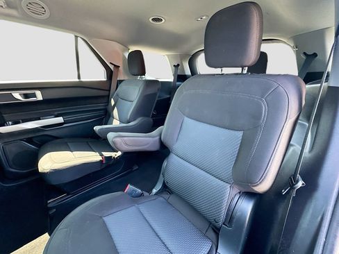 Used 2022 Ford Explorer XLT AWD/4WD image 23