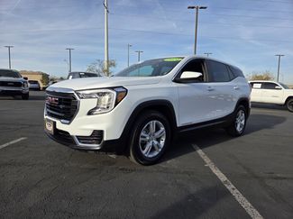Used 2024 GMC Terrain SLE video 2